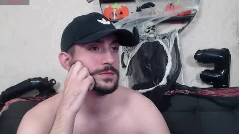 Snapshot of dylan_starxx chatting on 10-30-25, 12:45 Dylan online show from 10-30-25, 12:45