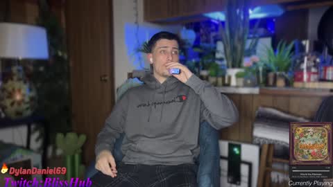 Dylan Daniel 7.8 online show from 12-24-24, 02:32