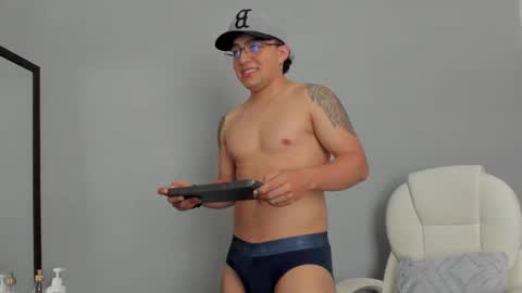   online show from 03-10-25, 02:26