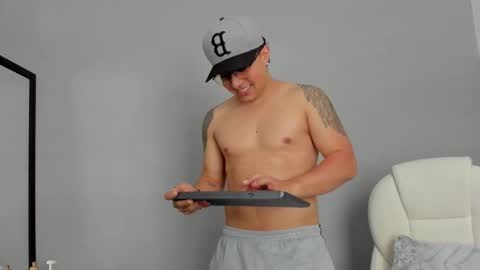   online show from 03-10-25, 05:29