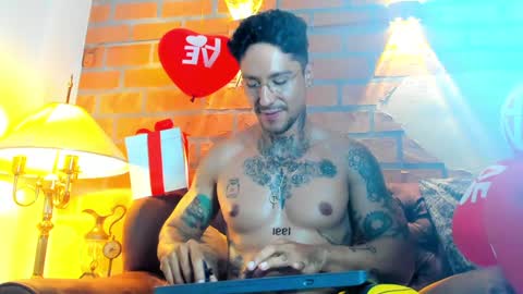 D Y L A N online show from 02-06-25, 10:21