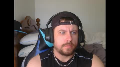 Snapshot of dylboi47 chatting on 10-19-25, 06:19 dylboi47 online show from 10-19-25, 06:19