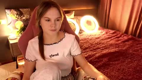 Snapshot of dyna_bae chatting on 09-23-25, 01:52 Dyna online show from 09-23-25, 01:52