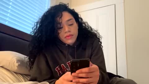 Snapshot of dynasty313 chatting on 02-13-25, 09:06 Dynasty online show from 02-13-25, 09:06