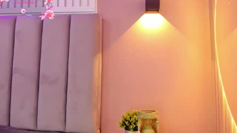 Juana online show from 03-09-25, 05:28