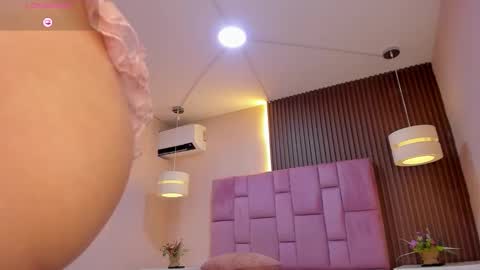 Juana online show from 10-25-25, 02:24