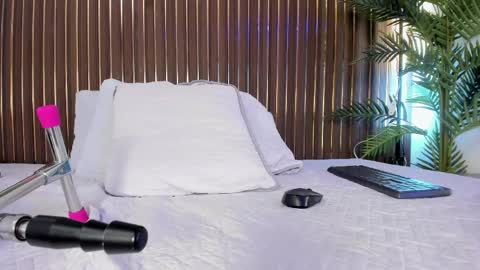 Call me Sofia online show from 04-15-26, 07:58