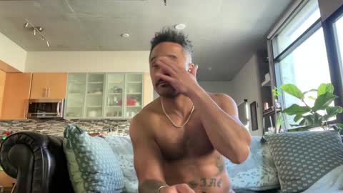 Snapshot of e13ven11 chatting on 01-11-25, 10:40 Formally known as Virus of Life online show from 01-11-25, 10:40