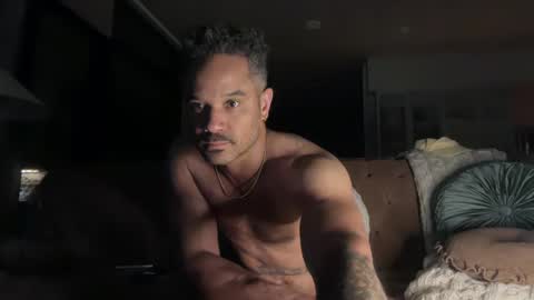 Snapshot of e13ven11 chatting on 03-11-25, 07:04 Formally known as Virus of Life online show from 03-11-25, 07:04