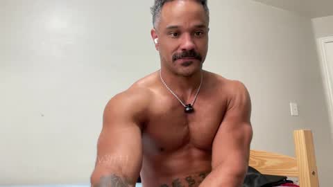 Snapshot of e13ven11 chatting on 09-10-25, 04:40 Formally known as Virus of Life online show from 09-10-25, 04:40