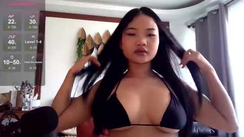 Snapshot of earny_baby chatting on 09-23-25, 02:14 earny_baby online show from 09-23-25, 02:14