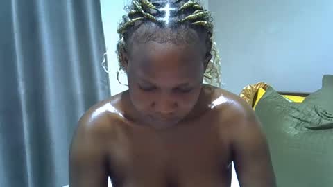 east_queen online show from 12-16-25, 04:34