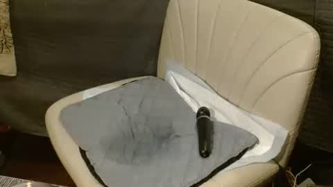 Snapshot of eatme_six9 chatting on 11-09-25, 01:04 Six online show from 11-09-25, 01:04