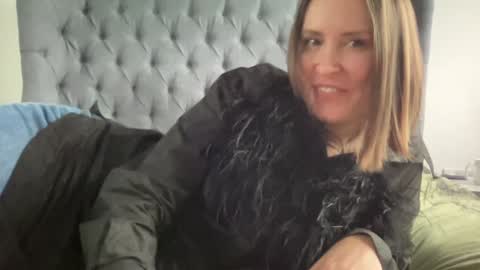 Nadia Ferreira  online show from 12-05-24, 12:55