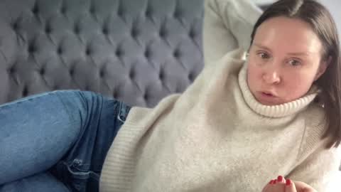 Nadia Ferreira  online show from 01-23-25, 11:15