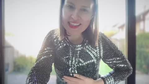 Nadia Ferreira  online show from 02-05-25, 01:22