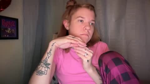 Snapshot of ebony8ivory chatting on 03-01-25, 06:03 americnbarbie online show from 03-01-25, 06:03