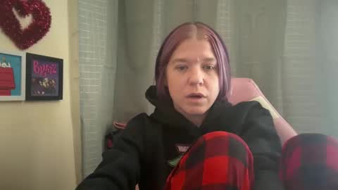 Snapshot of ebony8ivory chatting on 09-22-25, 04:09 americnbarbie online show from 09-22-25, 04:09