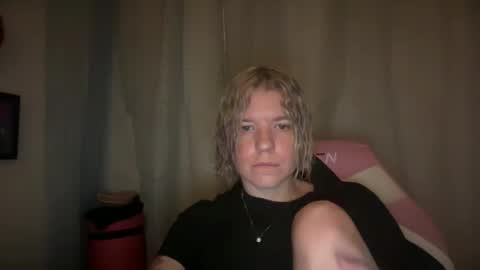 Snapshot of ebony8ivory chatting on 10-02-25, 12:39 americnbarbie online show from 10-02-25, 12:39