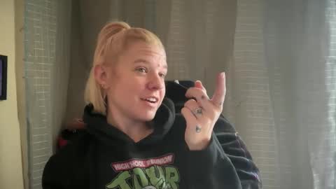 Snapshot of ebony8ivory chatting on 10-06-25, 04:37 americnbarbie online show from 10-06-25, 04:37