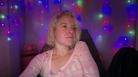 Snapshot of ebony8ivory chatting on 10-07-25, 04:42 americnbarbie online show from 10-07-25, 04:42