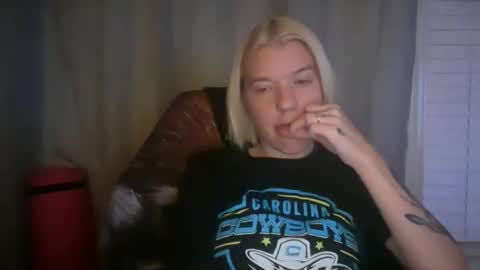 Snapshot of ebony8ivory chatting on 10-16-25, 12:44 americnbarbie online show from 10-16-25, 12:44