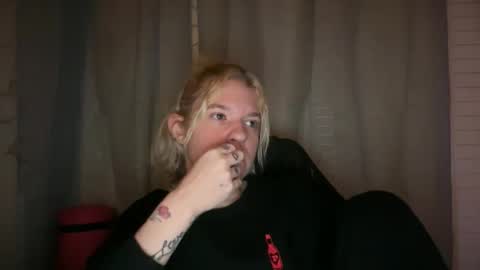 Snapshot of ebony8ivory chatting on 10-25-25, 01:57 americnbarbie online show from 10-25-25, 01:57