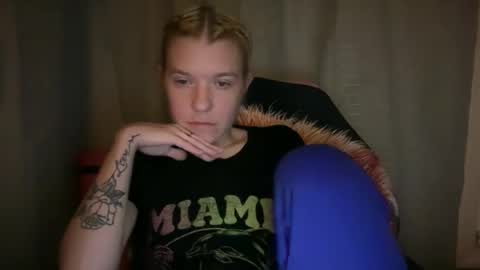 Snapshot of ebony8ivory chatting on 10-30-25, 03:08 americnbarbie online show from 10-30-25, 03:08