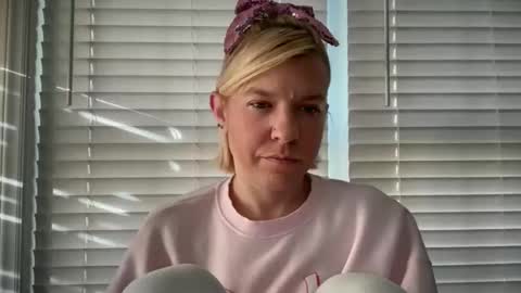 Snapshot of ebony8ivory chatting on 10-31-25, 12:50 americnbarbie online show from 10-31-25, 12:50