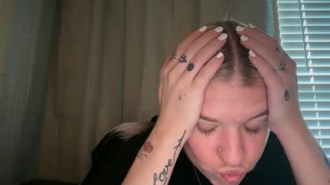 Snapshot of ebony8ivory chatting on 11-01-25, 08:44 americnbarbie online show from 11-01-25, 08:44