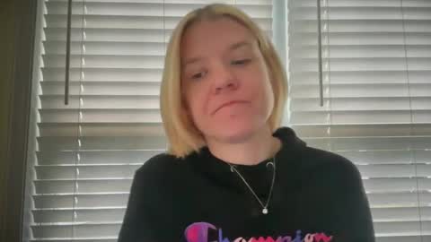 Snapshot of ebony8ivory chatting on 11-03-25, 01:45 americnbarbie online show from 11-03-25, 01:45