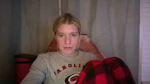 Snapshot of ebony8ivory chatting on 11-14-25, 01:37 americnbarbie online show from 11-14-25, 01:37