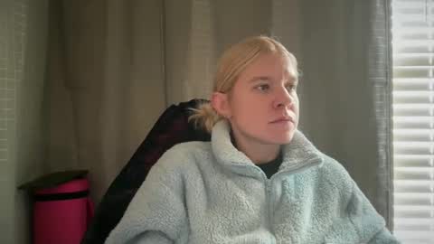 Snapshot of ebony8ivory chatting on 11-17-25, 05:19 americnbarbie online show from 11-17-25, 05:19