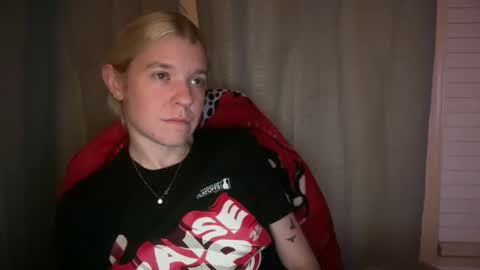 Snapshot of ebony8ivory chatting on 11-23-25, 05:07 americnbarbie online show from 11-23-25, 05:07