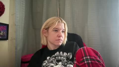 Snapshot of ebony8ivory chatting on 11-30-25, 03:38 americnbarbie online show from 11-30-25, 03:38