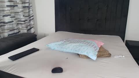 Angelina online show from 12-19-25, 07:54