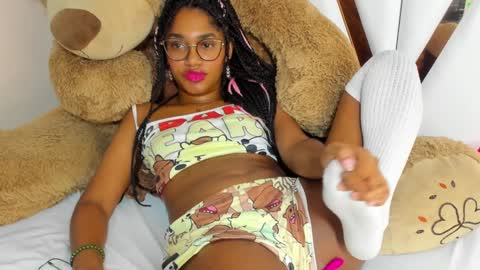 Snapshot of ebony_beautifull chatting on 01-15-25, 09:45 Luci online show from 01-15-25, 09:45