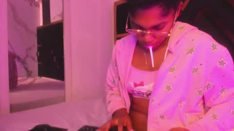 Snapshot of ebony_beautifull chatting on 09-11-25, 01:28 Luci online show from 09-11-25, 01:28