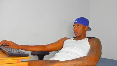 Snapshot of ebony_brandons chatting on 02-12-25, 02:14 Brandon online show from 02-12-25, 02:14