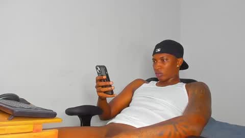 Snapshot of ebony_brandons chatting on 02-14-25, 06:45 Brandon online show from 02-14-25, 06:45