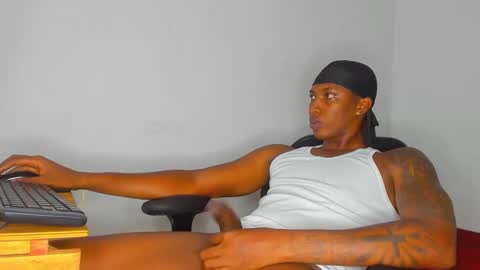 Snapshot of ebony_brandons chatting on 02-28-25, 04:54 Brandon online show from 02-28-25, 04:54