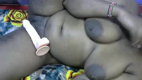 Snapshot of ebony_caramell048 chatting on 09-25-25, 06:28 caramell online show from 09-25-25, 06:28