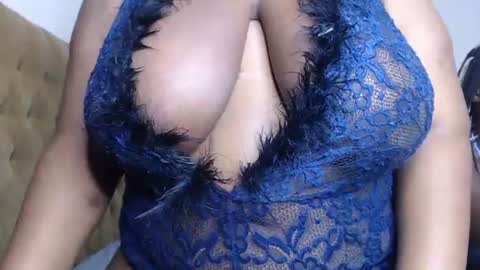 Snapshot of ebony_doll5 chatting on 07-09-26, 04:55 ebony_doll5 online show from 07-09-26, 04:55