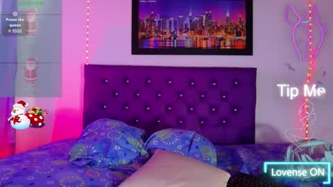 Snapshot of ebony_neighbormoans chatting on 12-15-25, 07:18 LINA online show from 12-15-25, 07:18