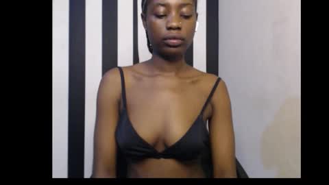 Ella online show from 12-05-25, 10:46