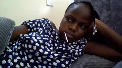Snapshot of ebony_tasha chatting on 06-19-26, 05:23 tasha online show from 06-19-26, 05:23