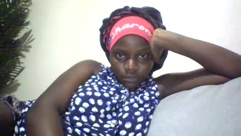 Snapshot of ebony_tasha chatting on 07-04-26, 11:55 tasha online show from 07-04-26, 11:55