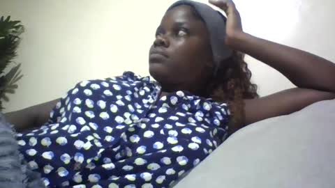 Snapshot of ebony_tasha chatting on 07-05-26, 04:25 tasha online show from 07-05-26, 04:25