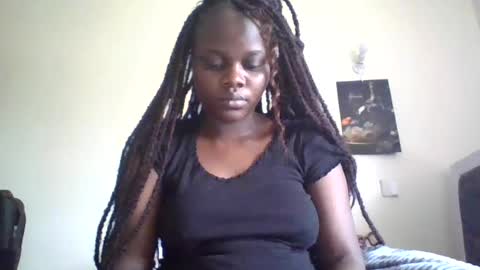 Snapshot of ebony_tasha chatting on 07-22-26, 07:11 tasha online show from 07-22-26, 07:11