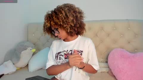 Queen Ebony online show from 03-11-25, 03:59